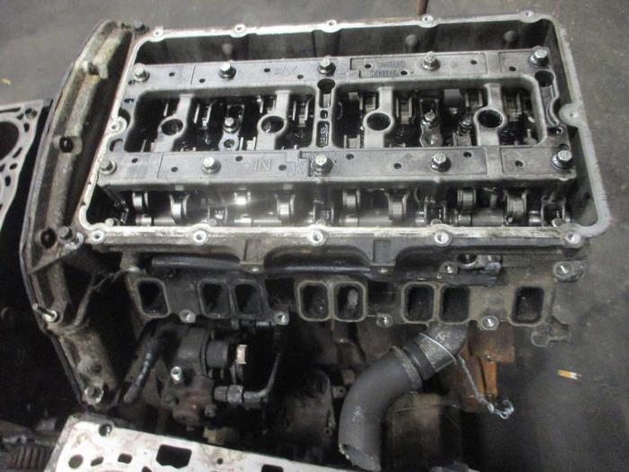 Motor de un Land Rover Defender I 2.4 TD4 16V 2010