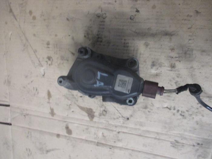 Gebrauchte Bremszange links hinten Fiat 500X (334) 1.6 E-torq 16V Preis € 60,50 Mit Mehrwertsteuer angeboten von Garage Callant