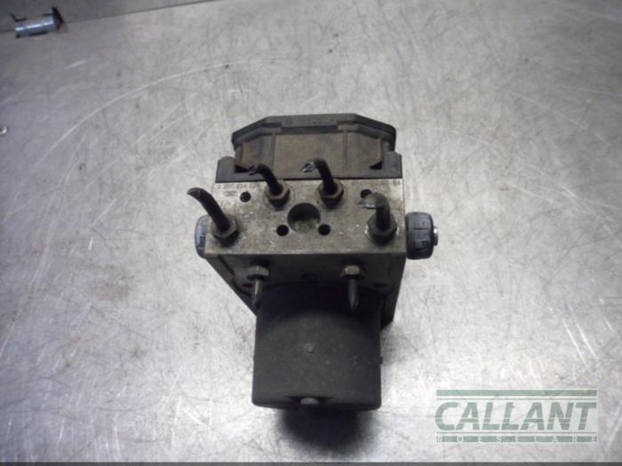 Bloc ABS d'un Jaguar X-type 2.2 D 16V 2006