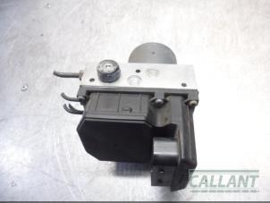 Bloc ABS d'un Jaguar X-type 2.2 D 16V 2006