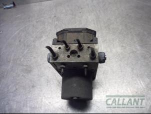 Bloc ABS d'un Jaguar X-type 2.2 D 16V 2006