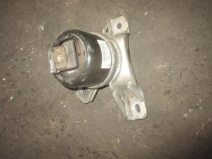 Used Gearbox mount Landrover Range Rover Evoque (LVJ/LVS) 2.0 D 180 16V Price € 30,25 Inclusive VAT offered by Garage Callant