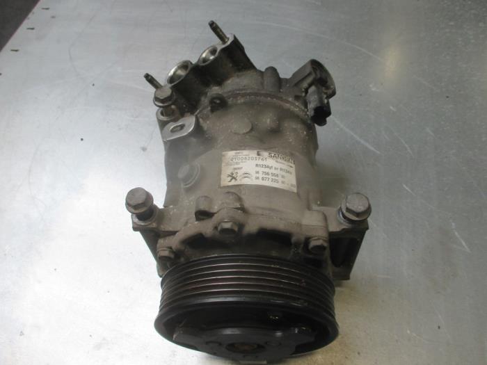 Usagé Pompe clim Peugeot 2008 (CU) 1.6 BlueHDi 115 16V Prix € 151,25 Prix TTC proposé par Garage Callant