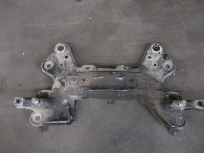 Usados Subchasis Peugeot 2008 (CU) 1.6 BlueHDi 115 16V Precio € 90,75 IVA incluido ofrecido por Garage Callant