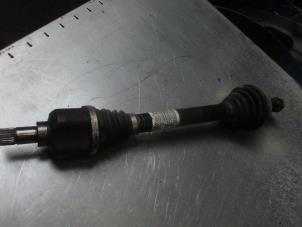 Used Front drive shaft, left Peugeot 2008 (CU) 1.6 BlueHDi 115 16V Price € 78,65 Inclusive VAT offered by Garage Callant