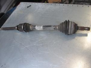 Used Front drive shaft, right Peugeot 2008 (CU) 1.6 BlueHDi 115 16V Price € 90,75 Inclusive VAT offered by Garage Callant