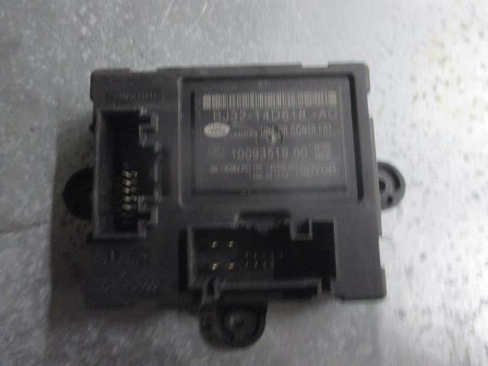 Central door locking module Jaguar XF Sportbrake LR044070 SOYOB