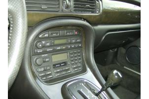 Usados Radio Jaguar XJR 4.0 32V Supercharged Precio € 181,50 IVA incluido ofrecido por Garage Callant