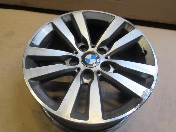 Wheel from a BMW 1 serie (F20) 120d TwinPower Turbo 2.0 16V 2016