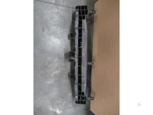 Used Rear bumper frame Renault Clio IV (5R) 1.5 dCi 90 FAP Price € 60,50 Inclusive VAT offered by Garage Callant