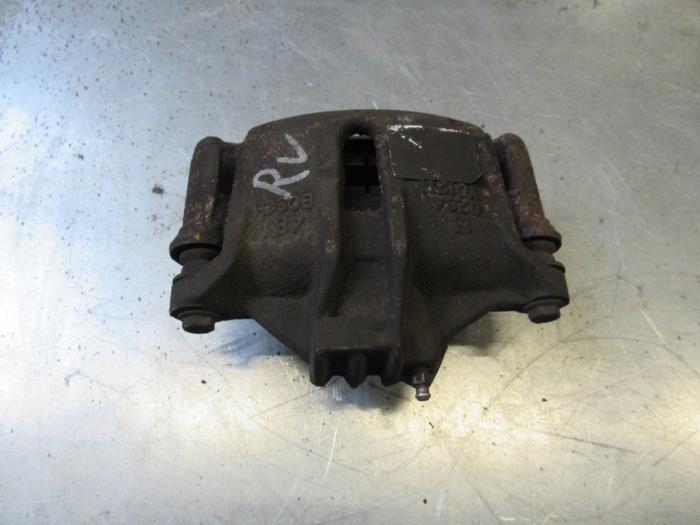 Gebrauchte Bremszange rechts vorne Peugeot 206+ (2L/M) 1.4 HDi Eco 70 Preis € 30,25 Mit Mehrwertsteuer angeboten von Garage Callant