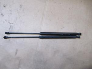 Used Set of tailgate gas struts Peugeot 206+ (2L/M) 1.4 HDi Eco 70 Price € 18,15 Inclusive VAT offered by Garage Callant