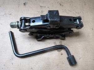 Used Jack set Peugeot 206+ (2L/M) 1.4 HDi Eco 70 Price € 18,15 Inclusive VAT offered by Garage Callant