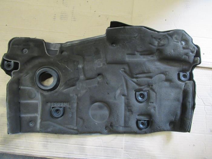 Engine cover from a Jaguar XJ (X351) 3.0 D V6 24V 2013