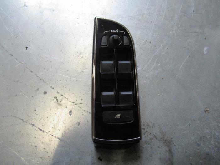 Usados Interruptor combinado de ventanillas Jaguar XJ (X351) 3.0 D V6 24V Precio € 60,50 IVA incluido ofrecido por Garage Callant