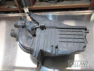 Usagé Boîtier filtre à air Jaguar XJ (X351) 3.0 D V6 24V Prix € 121,00 Prix TTC proposé par Garage Callant