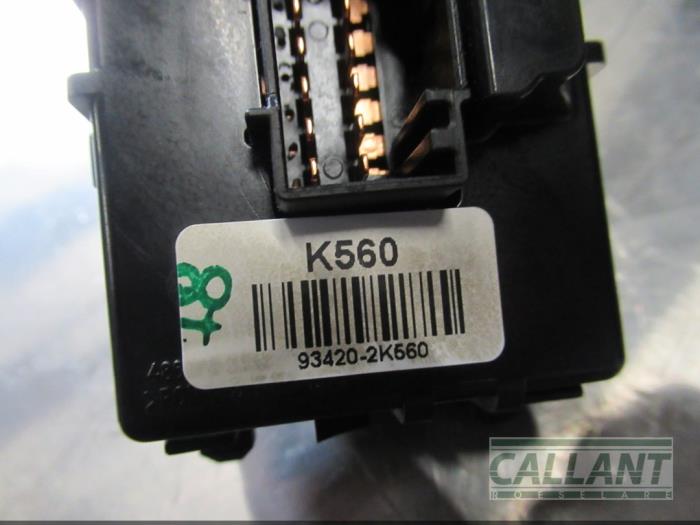 Scheibenwischer Schalter van een Kia Venga 1.4 CRDi 16V 2014