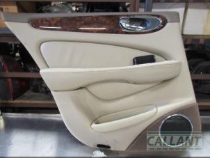 Gebrauchte Türverkleidung 4-türig links hinten Jaguar XJ (X350) 2.7d V6 24V Preis auf Anfrage angeboten von Garage Callant