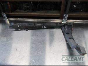 Used Rear bumper bracket, left Jaguar XJ (X350) 2.7d V6 24V Price € 18,15 Inclusive VAT offered by Garage Callant