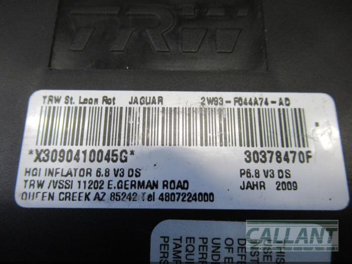 Right airbag (dashboard) from a Jaguar XJ (X350) 2.7d V6 24V 2009