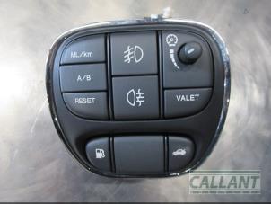 Used Fog light switch Jaguar XJ (X350) 2.7d V6 24V Price € 60,50 Inclusive VAT offered by Garage Callant