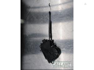 Used Boot lid lock mechanism Landrover Velar Price € 42,35 Inclusive VAT offered by Garage Callant