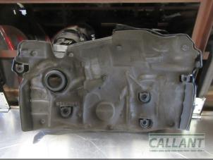 Abdeckblech Motor van een Jaguar XJ (X351) 3.0 D V6 24V 2017