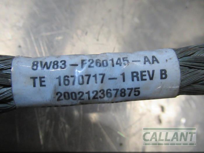 Cable (miscellaneous) from a Jaguar XJ (X351) 3.0 D V6 24V 2017