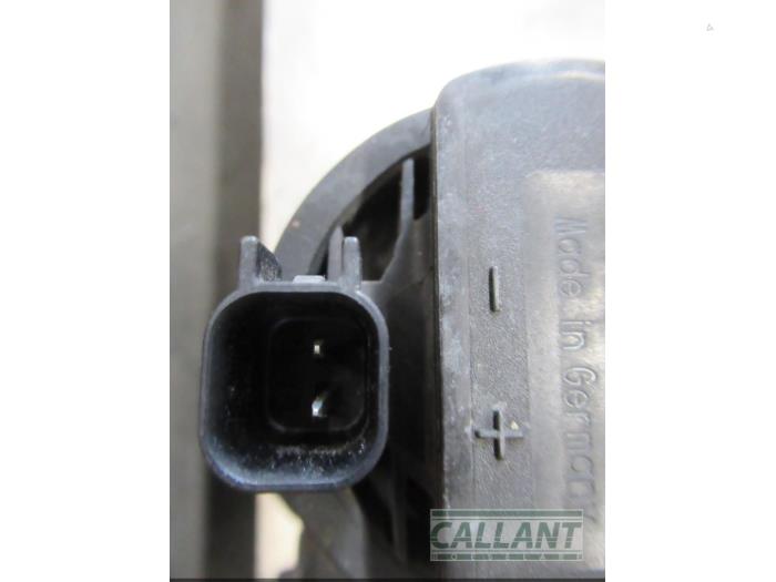 Additional water pump Jaguar XF 2.7 D V6 24V XR852051 BOSCH