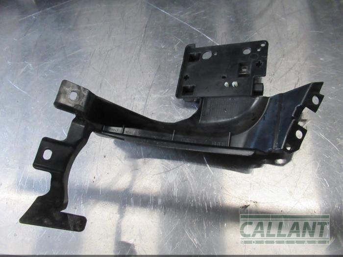 Rear bumper bracket, right from a Land Rover Range Rover Evoque (LVJ/LVS)  2015