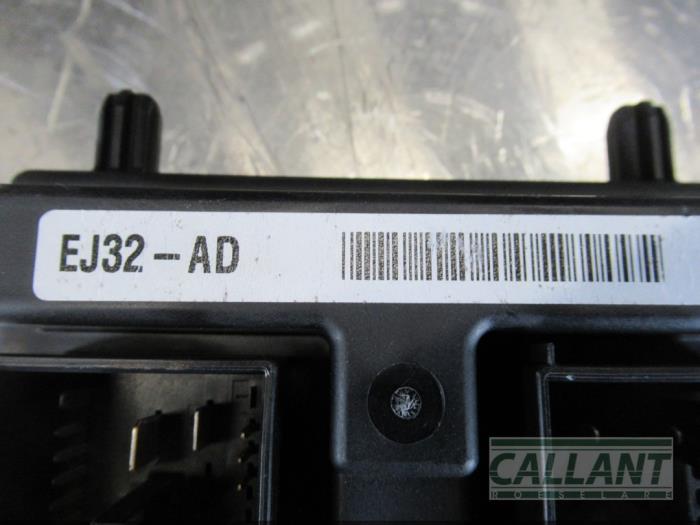 Fuse box Landrover Range Rover Evoque LR077223 Garage Callant