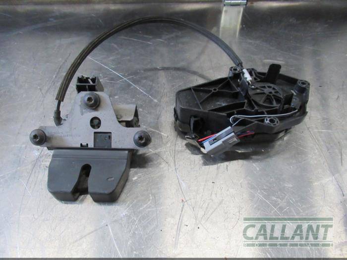 Tailgate lock mechanism Landrover Range Rover Evoque LR071193