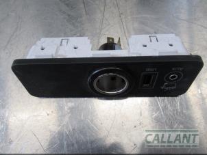 Gebrauchte AUX / USB-Anschluss Landrover Range Rover Evoque (LVJ/LVS) Preis € 30,25 Mit Mehrwertsteuer angeboten von Garage Callant