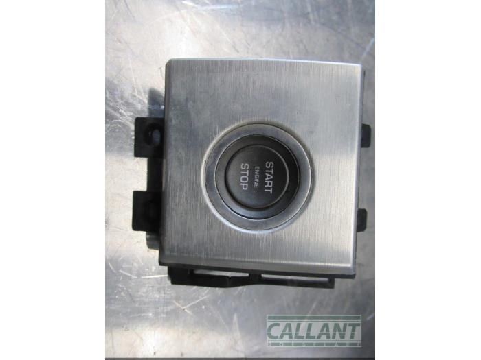 Używane Przelacznik Start/Stop Landrover Range Rover Evoque (LVJ/LVS) Cena € 24,20 Z VAT oferowane przez Garage Callant