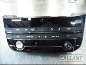 Usagé Panneau de commandes chauffage Jaguar XE 2.0 D E-Performance 16V Prix € 151,25 Prix TTC proposé par Garage Callant