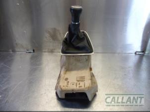 Used Gear stick Opel Corsa F (UB/UH/UP) 1.2 12V 75 Price € 60,50 Inclusive VAT offered by Garage Callant