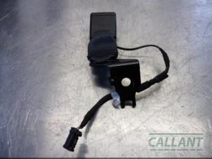 Used Rear seatbelt buckle, left Opel Corsa F (UB/UH/UP) 1.2 12V 75 Price € 18,15 Inclusive VAT offered by Garage Callant