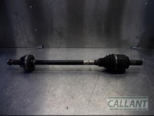 Used Drive shaft, rear left Landrover Discovery V (LR) 2.0 Td4 16V Price € 211,75 Inclusive VAT offered by Garage Callant