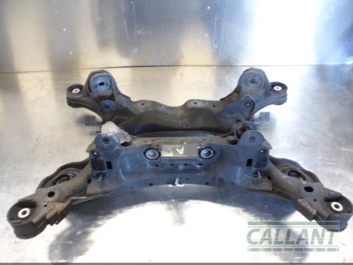 Used Subframe Landrover Discovery V (LR) 2.0 Td4 16V Price € 605,00 Inclusive VAT offered by Garage Callant