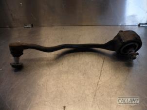 Used Front wishbone, right Landrover Discovery V (LR) 2.0 Td4 16V Price € 90,75 Inclusive VAT offered by Garage Callant
