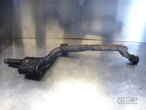 Used Exhaust middle silencer Landrover Discovery V (LR) 2.0 Td4 16V Price € 907,50 Inclusive VAT offered by Garage Callant