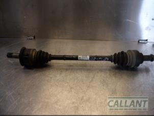 Begagnade Drivaxel, vänster bak BMW 1 serie (F20) 116d 1.6 16V Efficient Dynamics Pris € 60,50 Inklusive moms erbjuds av Garage Callant