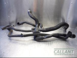 Usagé Raccordement du tuyau d'eau Jaguar XF (CC9) 3.0 D V6 24V Prix € 60,50 Prix TTC proposé par Garage Callant