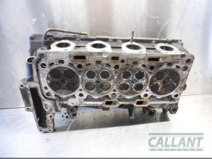 Cylinder head from a BMW 1 serie (F20) 120d TwinPower Turbo 2.0 16V 2016
