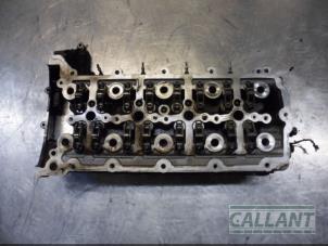 Used Cylinder head Landrover Discovery V (LR) 2.0 Td4 16V Price € 605,00 Inclusive VAT offered by Garage Callant