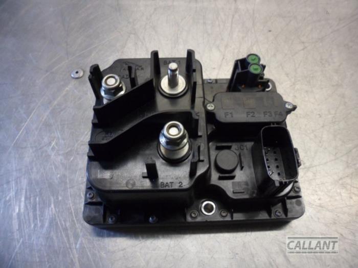 Battery control module Landrover Range Rover IV 3.0 TDV6 24V C2D44388