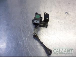 Used Xenon height adjustment Landrover Velar Price € 60,50 Inclusive VAT offered by Garage Callant