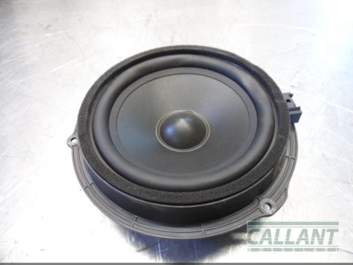Używane Glosnik Landrover Range Rover Evoque (LVJ/LVS) 2.0 D 180 16V 5-drs. Cena € 18,15 Z VAT oferowane przez Garage Callant