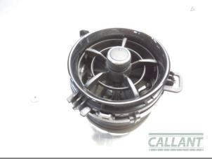 Used Dashboard vent Toyota Yaris III (P13) 1.5 16V Dual VVT-iE Price € 12,10 Inclusive VAT offered by Garage Callant