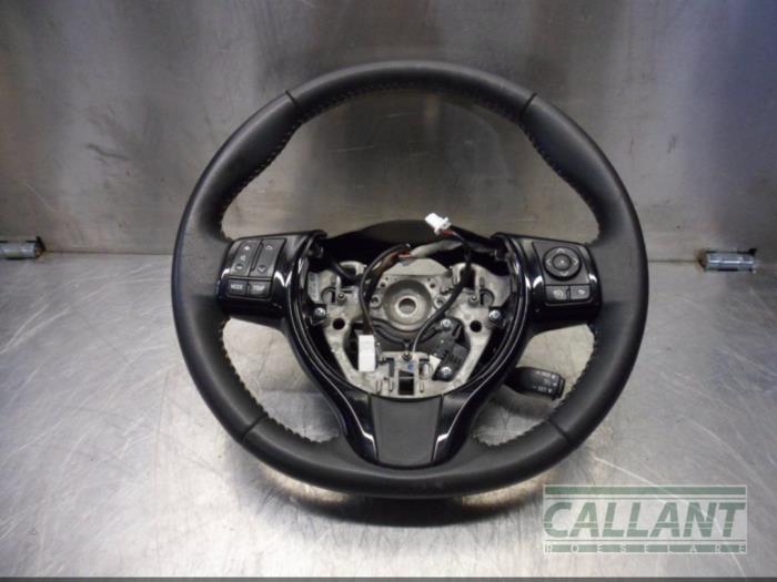 Begagnade Ratt Toyota Yaris III (P13) 1.5 16V Dual VVT-iE Pris € 121,00 Inklusive moms erbjuds av Garage Callant